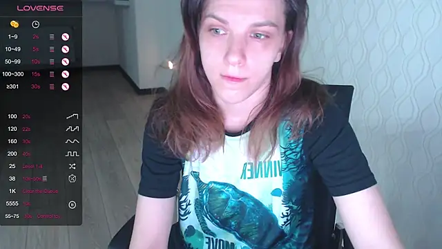 Snapshot of LisaHeart chatting on October 22, 2025, 7:35 pm LisaHeart online show from October 22, 2025, 7:35 pm