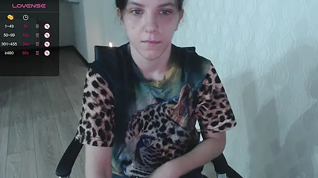 Snapshot of LisaHeart chatting on October 27, 2025, 3:49 pm LisaHeart online show from October 27, 2025, 3:49 pm