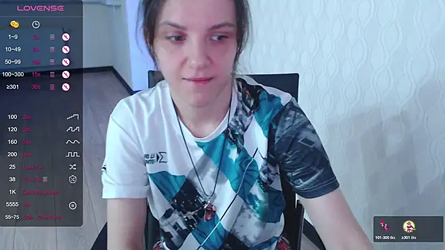 Snapshot of LisaHeart chatting on November 5, 2025, 6:41 pm LisaHeart online show from November 5, 2025, 6:41 pm