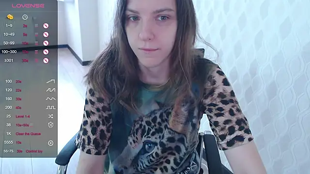 Snapshot of LisaHeart chatting on November 19, 2025, 11:54 am LisaHeart online show from November 19, 2025, 11:54 am