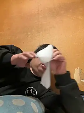 Snapshot of punk0805 chatting on March 10, 2026, 12:21 pm punk0805 online show from March 10, 2026, 12:21 pm