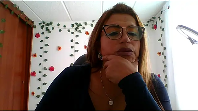 RossanaLionheart online show from March 21, 2025, 7:24 pm