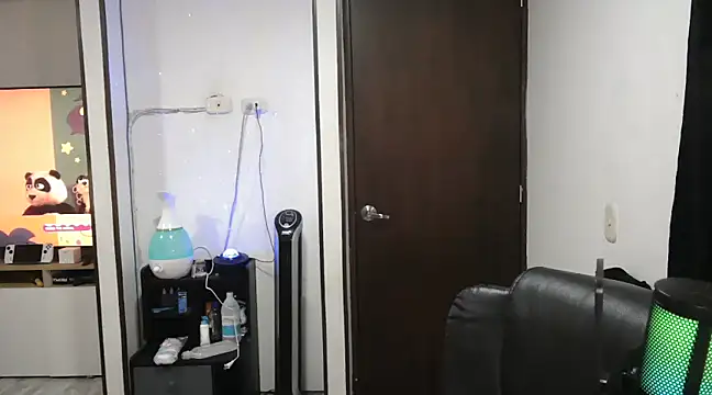 CarolinaRincon online show from March 19, 2025, 1:10 am