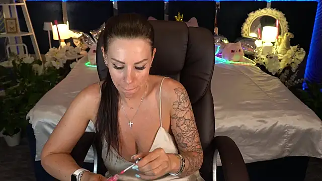 Snapshot of IsabellaFoxyy chatting on June 15, 2026, 12:29 pm IsabellaFoxyy online show from June 15, 2026, 12:29 pm