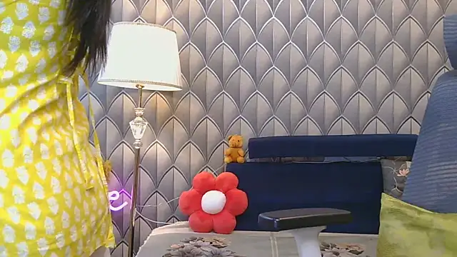Mishika Gill online show from June 4, 2026, 3:45 am