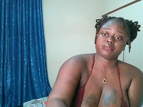 t-QueenSlyy online show from April 29, 2026, 1:21 am