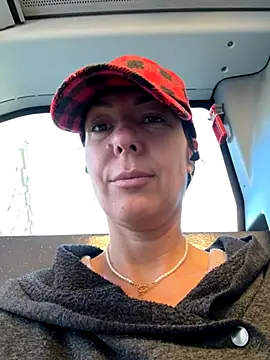 eveangelll online show from November 3, 2025, 8:04 am