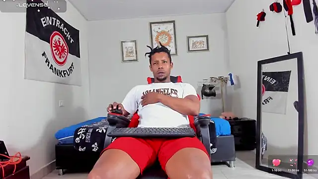 Snapshot of AlejoKhalifa_ chatting on November 14, 2025, 10:14 am AlejoKhalifa online show from November 14, 2025, 10:14 am