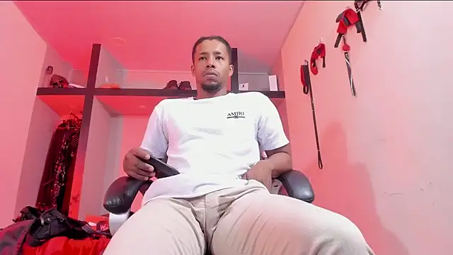 AlejoKhalifa  online show from June 13, 2026, 11:52 am