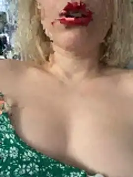 Snapshot of Yourdirtybitch chatting on November 10, 2025, 7:51 am Yourdirtybitch online show from November 10, 2025, 7:51 am