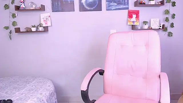 macey elliot  online show from January 21, 2025, 5:41 pm