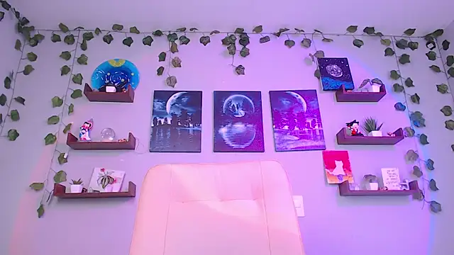 macey elliot  online show from February 5, 2025, 5:09 pm