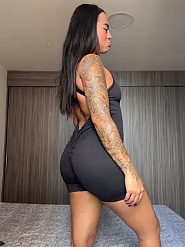 macey elliot  online show from February 25, 2025, 6:09 pm