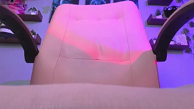 macey elliot  online show from March 16, 2025, 5:07 pm