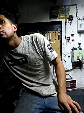 Snapshot of pene_latinoriico chatting on October 29, 2025, 6:26 am pene latinoriico online show from October 29, 2025, 6:26 am