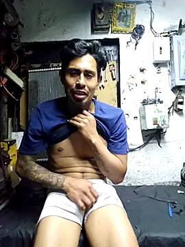 Snapshot of pene_latinoriico chatting on November 21, 2025, 3:27 am pene latinoriico online show from November 21, 2025, 3:27 am