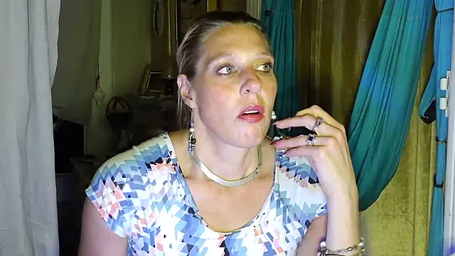 Glamazonx online show from July 31, 2026, 3:06 am