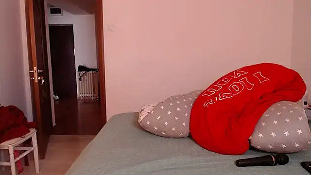 LadyyEvolet online show from April 24, 2026, 4:37 am