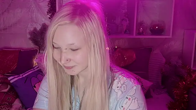 MeowkaKitty online show from December 23, 2025, 1:47 am