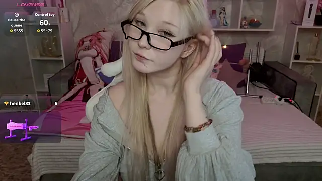 MeowkaKitty online show from April 28, 2026, 2:27 am