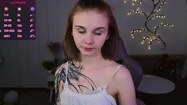 Snapshot of Britney_Lynch chatting on January 11, 2025, 3:34 am Britney Lynch online show from January 11, 2025, 3:34 am