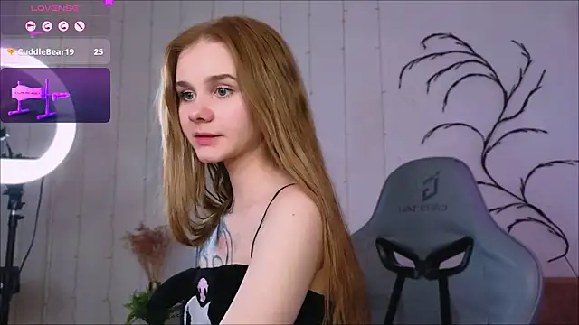 Snapshot of Britney_Lynch chatting on January 23, 2025, 12:14 am Britney Lynch online show from January 23, 2025, 12:14 am