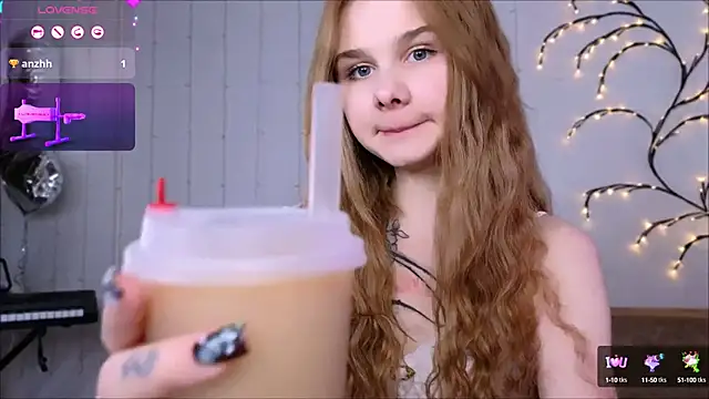 Snapshot of Britney_Lynch chatting on January 24, 2025, 8:43 pm Britney Lynch online show from January 24, 2025, 8:43 pm