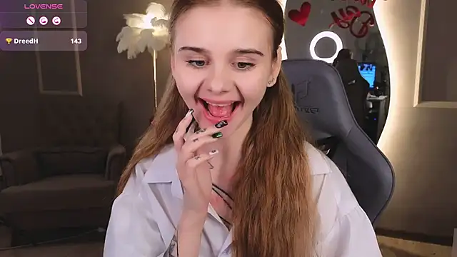 Snapshot of Britney_Lynch chatting on February 9, 2025, 12:17 am Britney Lynch online show from February 9, 2025, 12:17 am