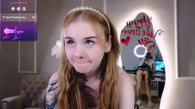 Snapshot of Britney_Lynch chatting on February 10, 2025, 9:04 pm Britney Lynch online show from February 10, 2025, 9:04 pm