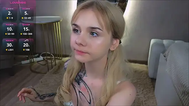 Snapshot of Britney_Lynch chatting on March 10, 2025, 8:34 pm Britney Lynch online show from March 10, 2025, 8:34 pm