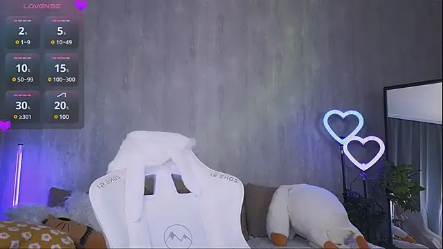 Snapshot of Britney_Lynch chatting on March 22, 2025, 1:11 am Britney Lynch online show from March 22, 2025, 1:11 am