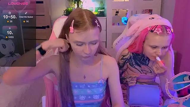 Snapshot of Britney_Lynch chatting on October 28, 2025, 1:20 am Britney Lynch online show from October 28, 2025, 1:20 am