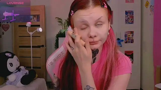 Snapshot of Britney_Lynch chatting on November 10, 2025, 7:57 pm Britney Lynch online show from November 10, 2025, 7:57 pm