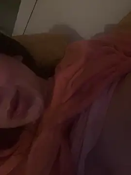 lylyacachonda online show from February 3, 2026, 1:04 am