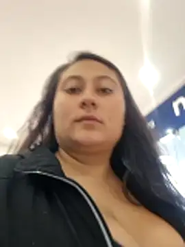 Snapshot of Celeem_ chatting on May 8, 2026, 9:20 pm Celeem online show from May 8, 2026, 9:20 pm