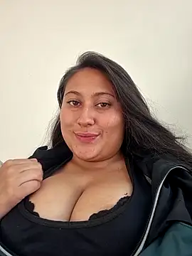 Snapshot of Celeem_ chatting on June 1, 2026, 10:11 pm Celeem online show from June 1, 2026, 10:11 pm