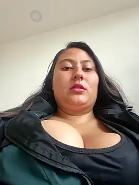 Snapshot of Celeem_ chatting on June 3, 2026, 10:37 pm Celeem online show from June 3, 2026, 10:37 pm