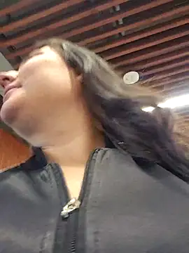 Snapshot of Celeem_ chatting on June 10, 2026, 10:52 pm Celeem online show from June 10, 2026, 10:52 pm