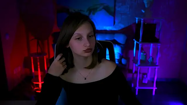 EllaHorton online show from September 23, 2025, 5:16 pm