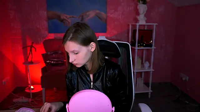 Snapshot of EllaHorton chatting on April 21, 2026, 4:56 pm EllaHorton online show from April 21, 2026, 4:56 pm