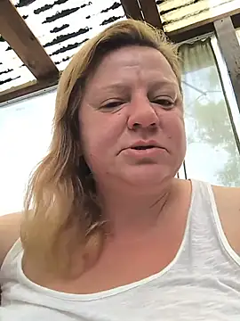 Snapshot of jusichka chatting on June 4, 2026, 5:02 am jusichka online show from June 4, 2026, 5:02 am