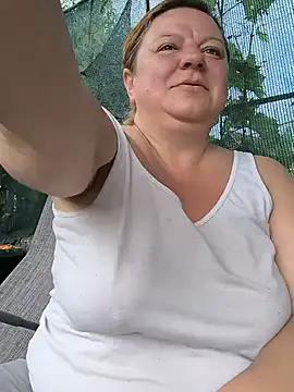 Snapshot of jusichka chatting on July 6, 2026, 6:21 am jusichka online show from July 6, 2026, 6:21 am
