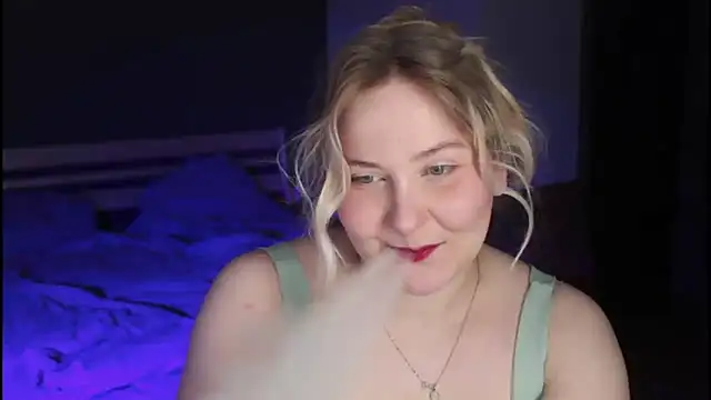 Snapshot of sensual_girrrl chatting on June 11, 2026, 12:19 am sensual girrrl online show from June 11, 2026, 12:19 am