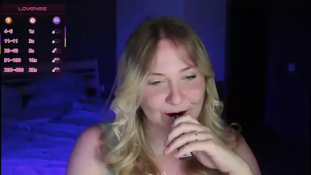 Snapshot of sensual_girrrl chatting on July 6, 2026, 12:07 am sensual girrrl online show from July 6, 2026, 12:07 am