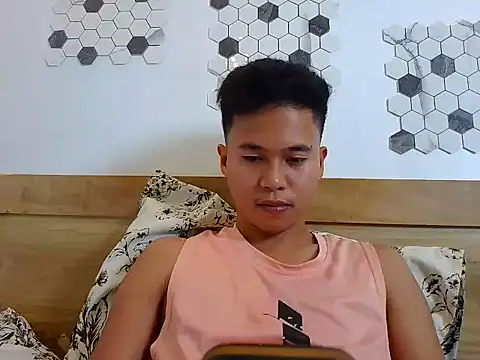 Snapshot of Asiantwink21 chatting on September 23, 2025, 5:05 pm Asiantwink21 online show from September 23, 2025, 5:05 pm