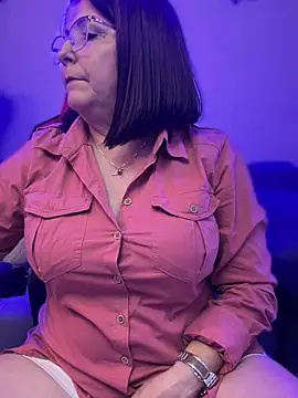 Snapshot of PaulinaSanders_X chatting on January 22, 2025, 9:21 pm PaulinaSanders X online show from January 22, 2025, 9:21 pm