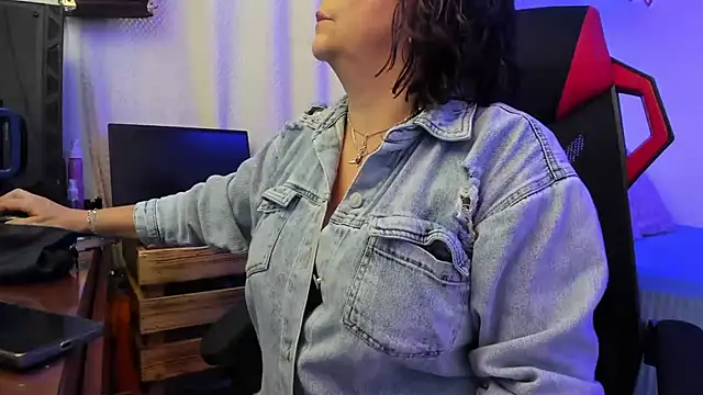 Snapshot of PaulinaSanders_X chatting on March 13, 2025, 7:28 pm PaulinaSanders X online show from March 13, 2025, 7:28 pm