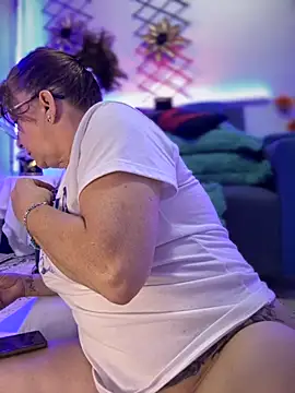 Snapshot of PaulinaSanders_X chatting on November 15, 2025, 12:52 am PaulinaSanders X online show from November 15, 2025, 12:52 am