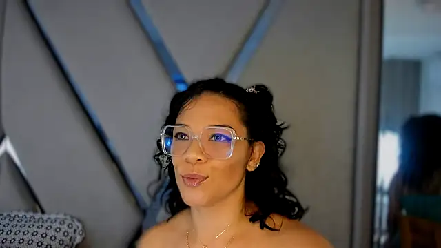 paula daniela1 online show from March 22, 2025, 9:53 pm