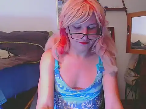 Snapshot of LorenJade chatting on May 19, 2026, 7:47 am LorenJade online show from May 19, 2026, 7:47 am